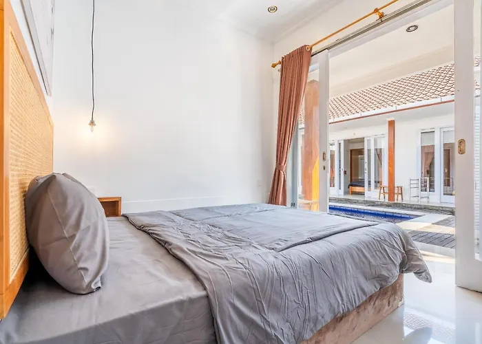 Lumturi House - Centrally Located
