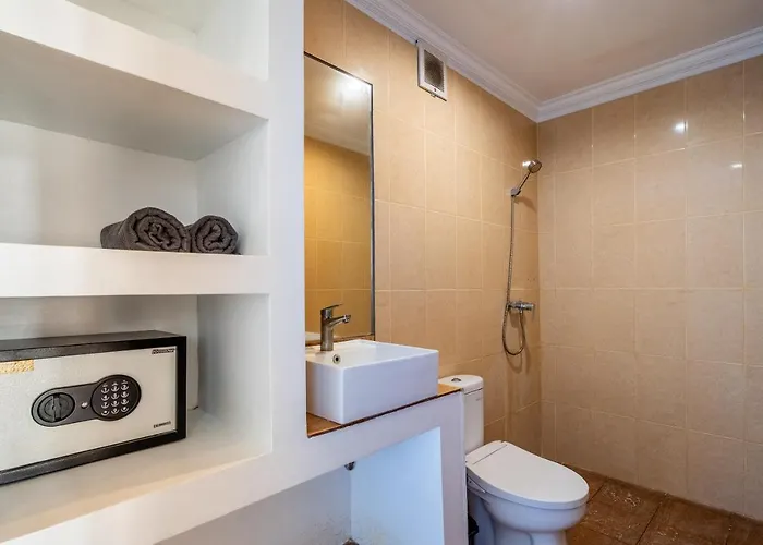 Lumturi House - Centrally Located Seminyak